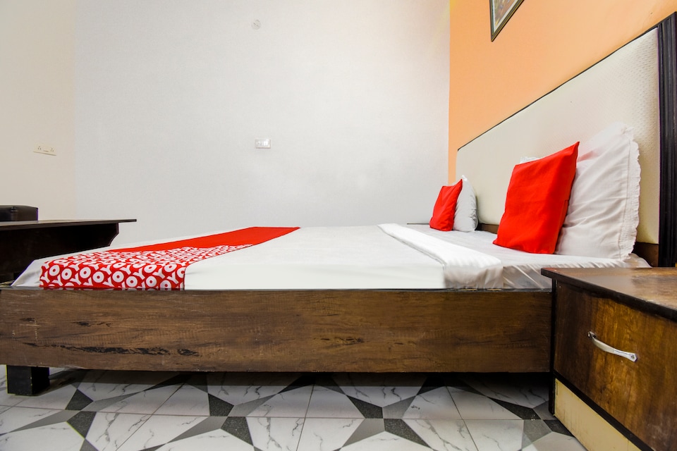 OYO 46735 Hotel Royal Dreams, Amritsar Bus Stand, Amritsar