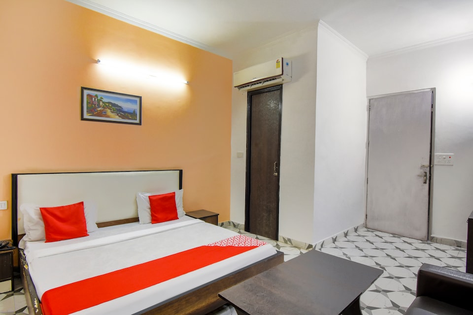 OYO 46735 Hotel Royal Dreams, Amritsar Bus Stand, Amritsar