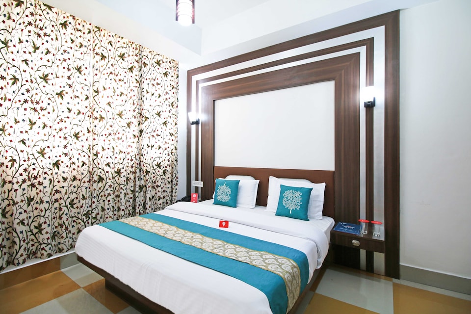 OYO Grand Rayan, Rajbagh Srinagar, Srinagar