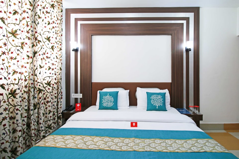 OYO Grand Rayan, Rajbagh Srinagar, Srinagar