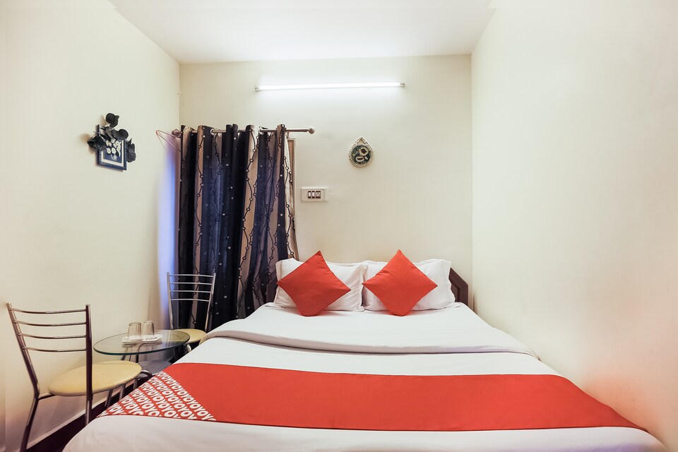 OYO 46757 VELS COURT, Charing Cross Ooty, Ooty