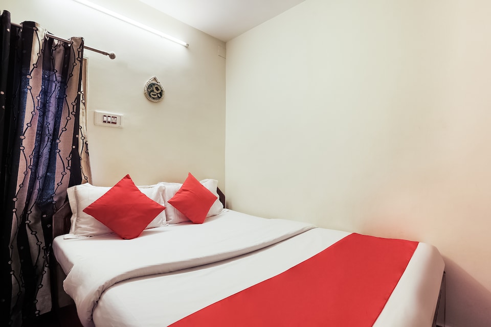 OYO 46757 VELS COURT, Charing Cross Ooty, Ooty