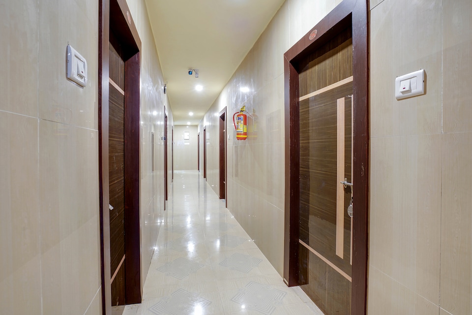OYO 46788 Balaji Residency, Nakkalagutta Hanamkonda Warangal, Warangal