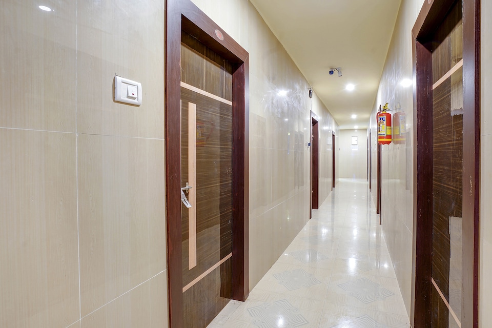 OYO 46788 Balaji Residency, Nakkalagutta Hanamkonda Warangal, Warangal