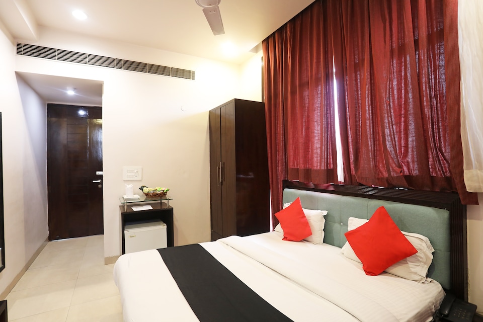 Capital O 46804 Royal Park Hotels & Resorts, Indirapuram Ghaziabad, Ghaziabad
