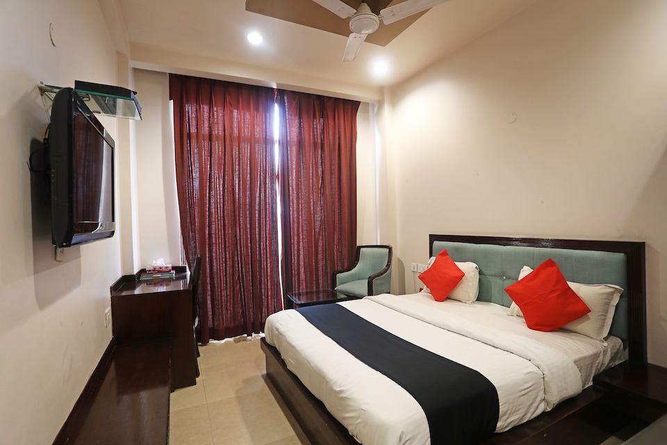 Capital O 46804 Royal Park Hotels & Resorts, Indirapuram Ghaziabad, Ghaziabad