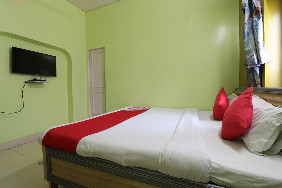 OYO 46807 Durga Tourist Hotel, Shahjahanpur, Shahjahanpur