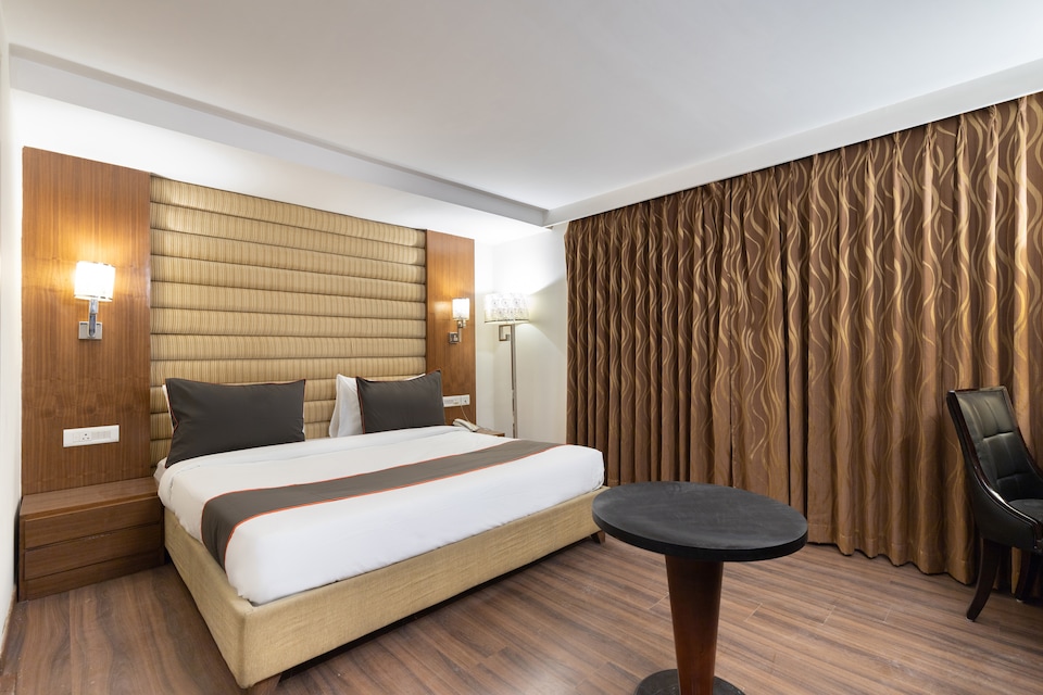 Collection O 46812 Avalon SG Highway, SG Highway Ahmedabad, Ahmedabad