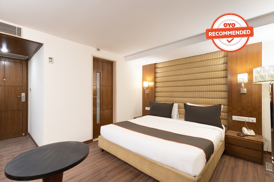 Collection O 46812 Avalon SG Highway, SG Highway Ahmedabad, Ahmedabad