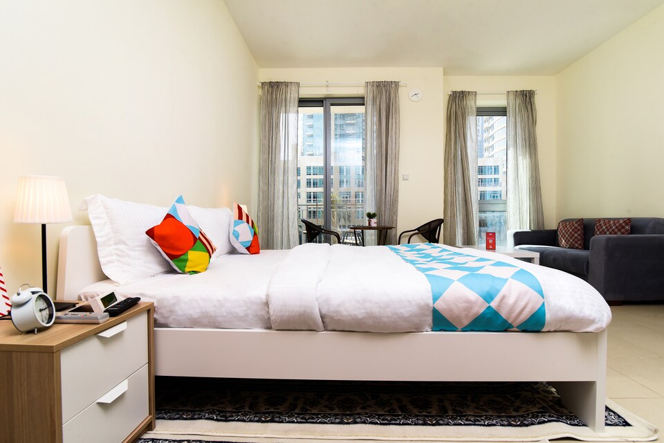 OYO Home 230 Studio Stand Point Tower A, Downtown Dubai, Dubai