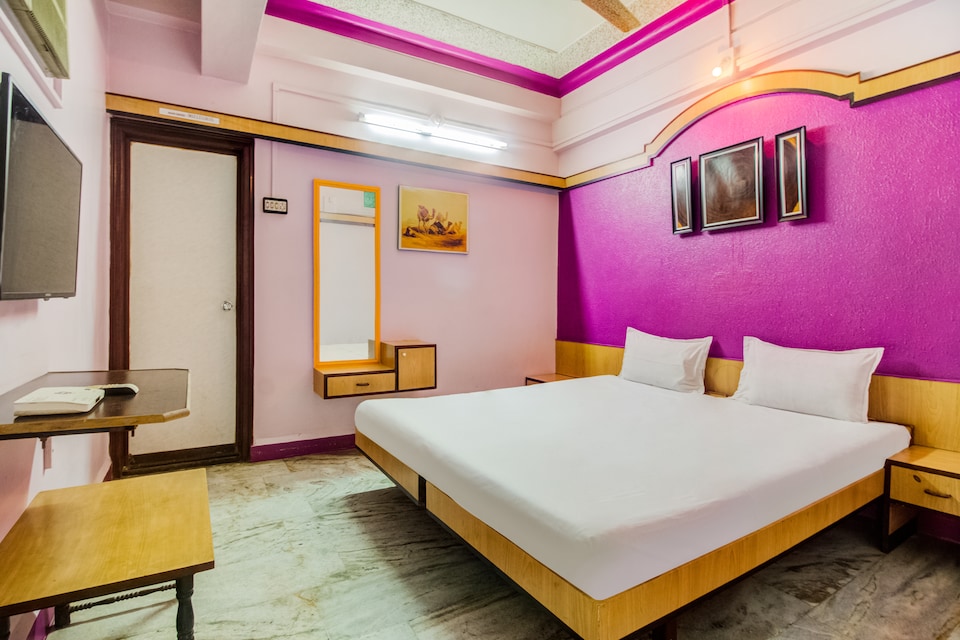 SPOT ON 46820 Hotel Vishwabharti, Sangli, Sangli