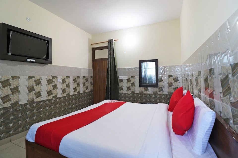 OYO 46825 Krishna Lodge, Bulandshahr, Bulandshahr