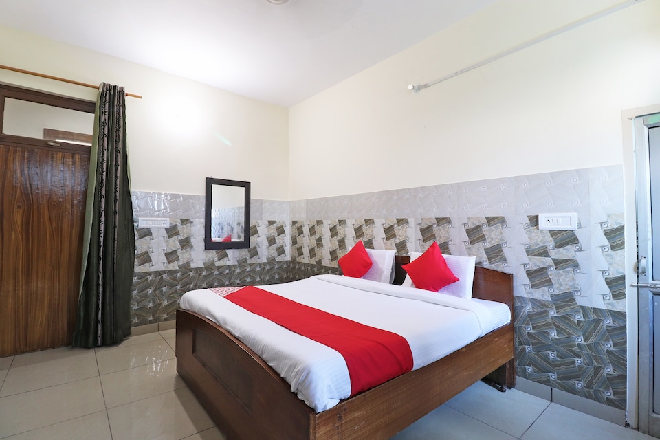 OYO 46825 Krishna Lodge, Bulandshahr, Bulandshahr