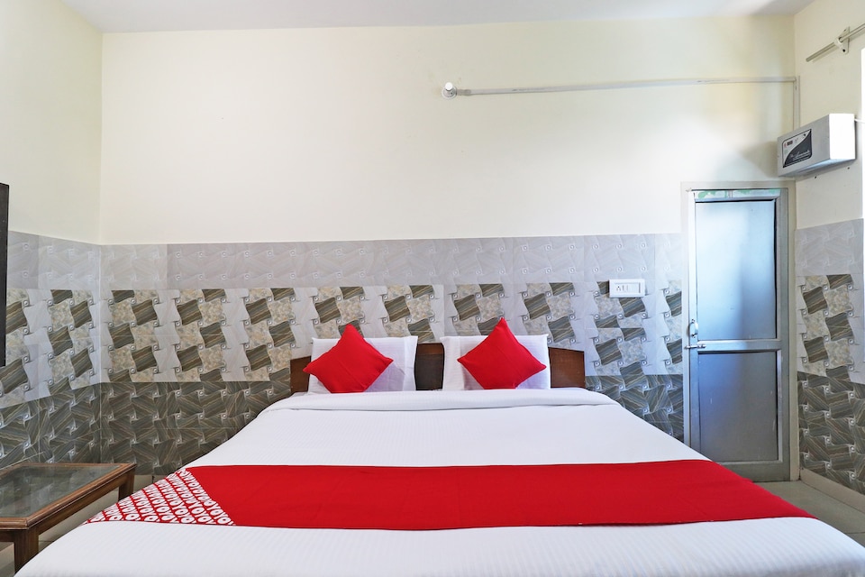 OYO 46825 Krishna Lodge, Bulandshahr, Bulandshahr