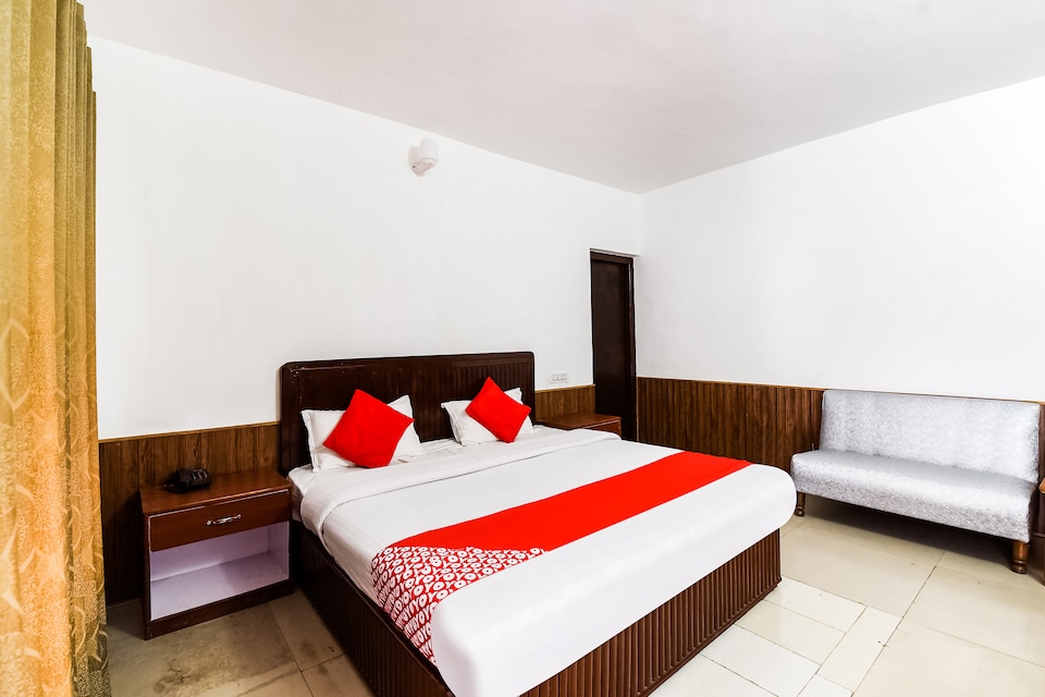 OYO 46828 Hotel Devidyar, Hadimba Temple Road, Manali