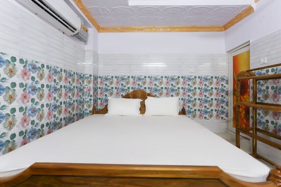 OYO 46831 Santosh Lodge, Grand Road Puri, Puri