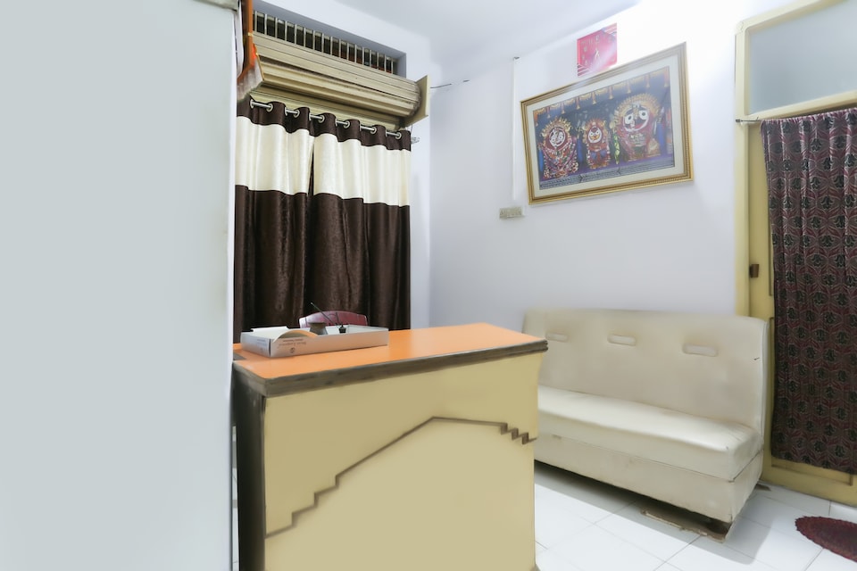 OYO 46831 Santosh Lodge, Grand Road Puri, Puri