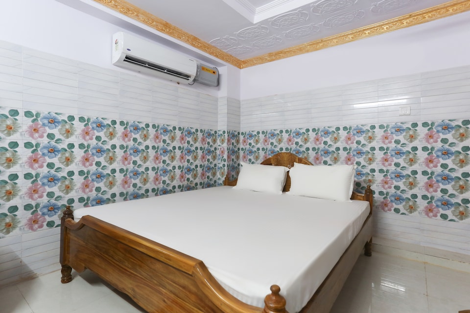 OYO 46831 Santosh Lodge, Grand Road Puri, Puri