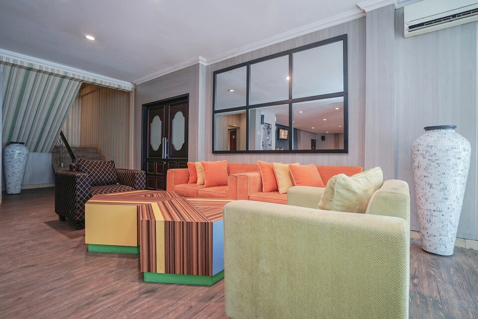 OYO 1282 Feodora Airport Hotel, Sukarami, Palembang