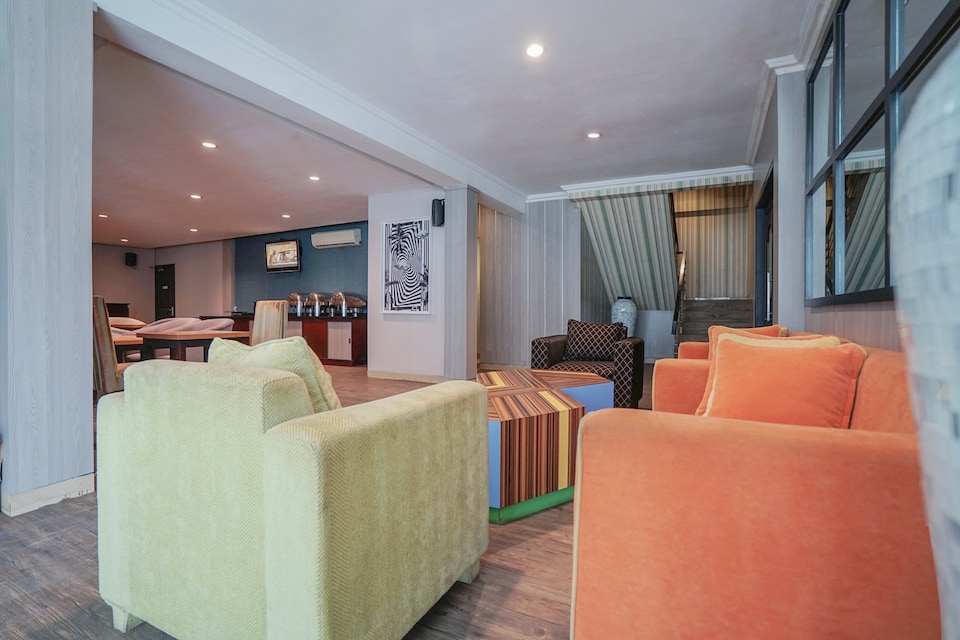 OYO 1282 Feodora Airport Hotel, Sukarami, Palembang