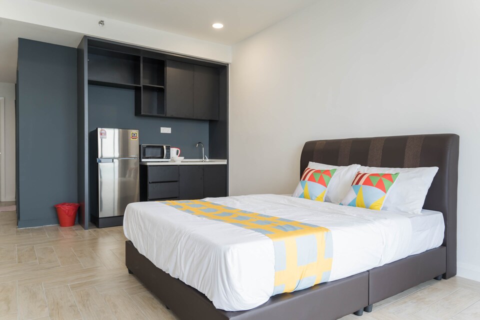 OYO Home 44050 Essential  Studio Empire City Marriot, Damansara Perdana, Petaling Jaya