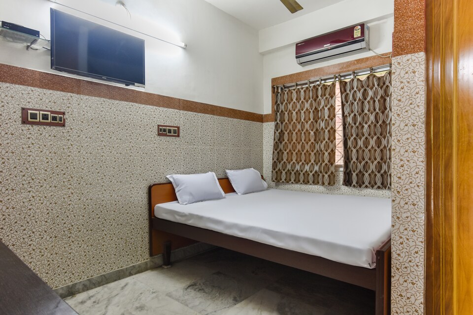 SPOT ON 46863 Ashirbad Lodge, Ruby Hospital Kolkata, Kolkata