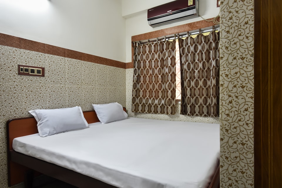 SPOT ON 46863 Ashirbad Lodge, Ruby Hospital Kolkata, Kolkata