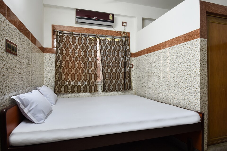SPOT ON 46863 Ashirbad Lodge, Ruby Hospital Kolkata, Kolkata