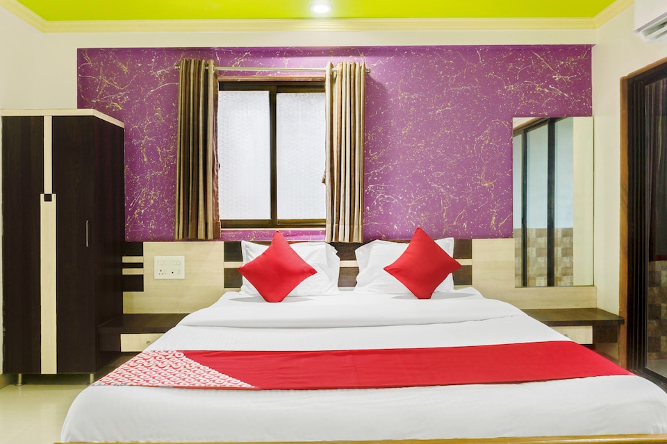OYO 46877 Hotel Platinum , Junnar, Pune