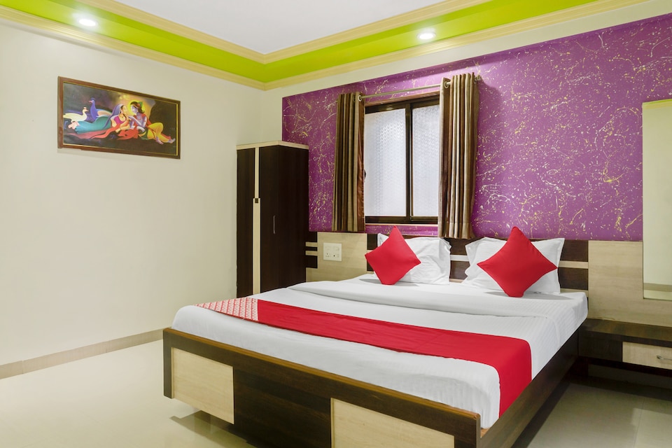 OYO 46877 Hotel Platinum , Junnar, Pune