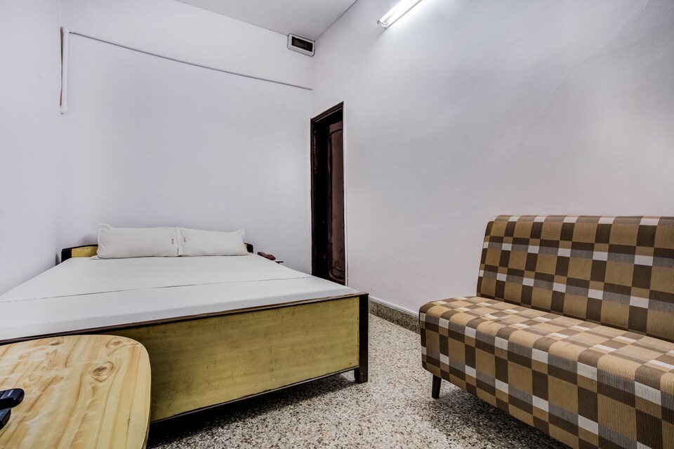 SPOT ON 46886 Hotel Natraj, Firayalal, Ranchi