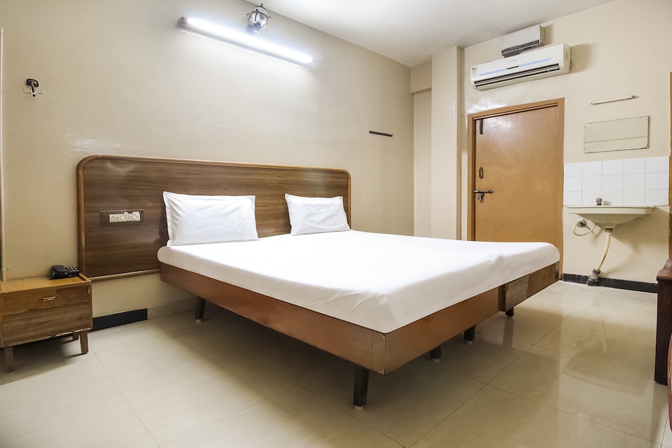 SPOT ON 46899 Seemati Lodge , Erode, Erode