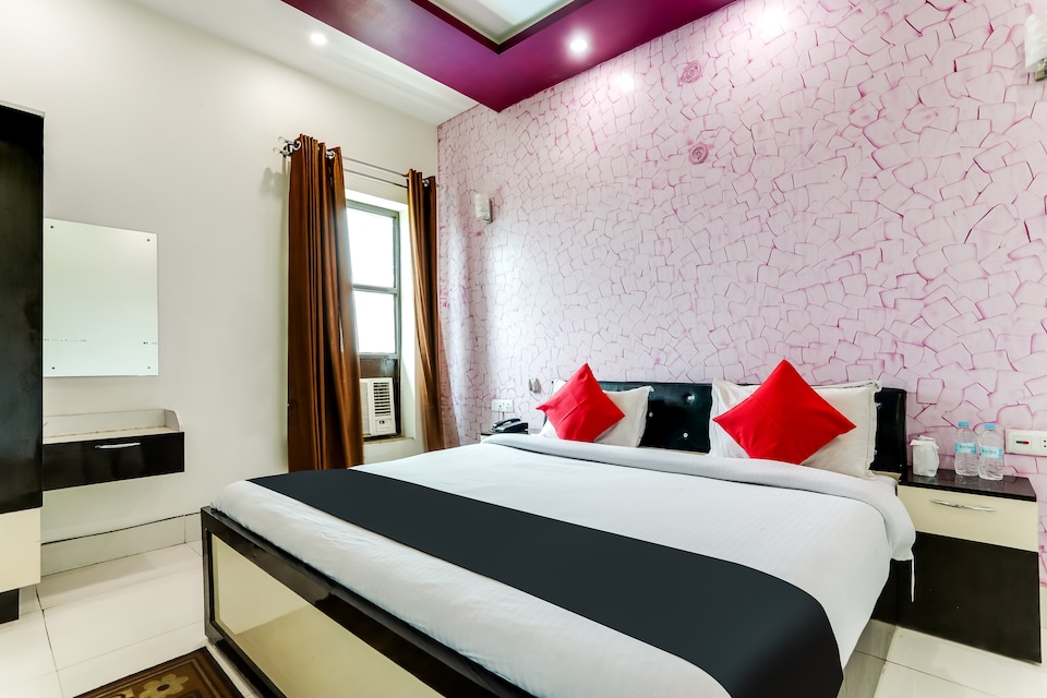 Capital O 46901 Maa Vaishno Mall & Resorts , Mainpuri, Mainpuri