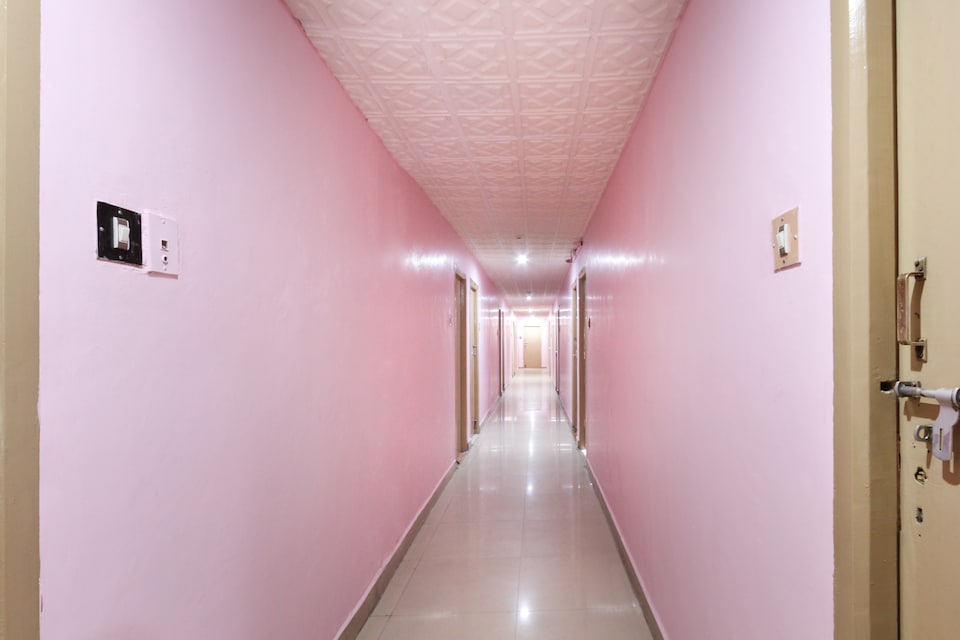 OYO Flagship 46937 Hotel Paul Sornam Lodge, Thoothukudi City center, Tuticorin