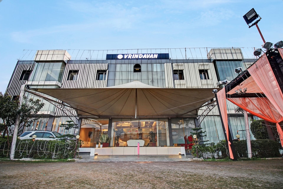 Townhouse OAK 46940 Hotel Vrindavan, Sultanpur, Sultanpur