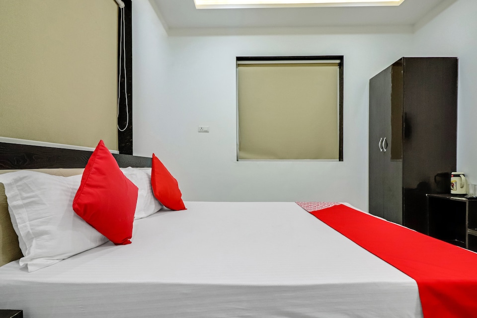 Collection O 46950 Shri Anand Sewa Dham Ashram, Prem Mandir Vrindavan, Vrindavan