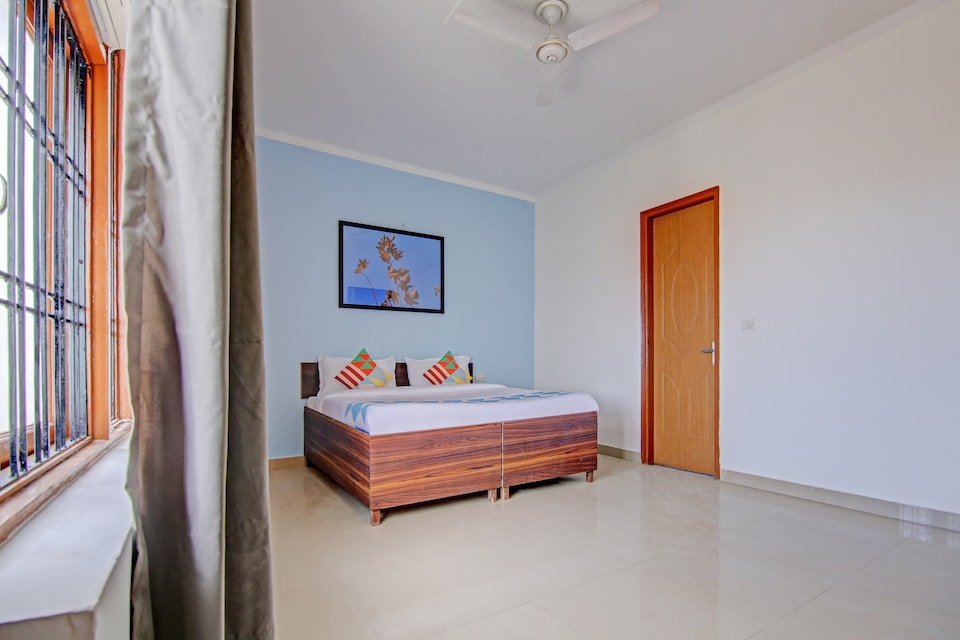 OYO Home 46974 Comfortable & Luxury , Faridabad, Faridabad