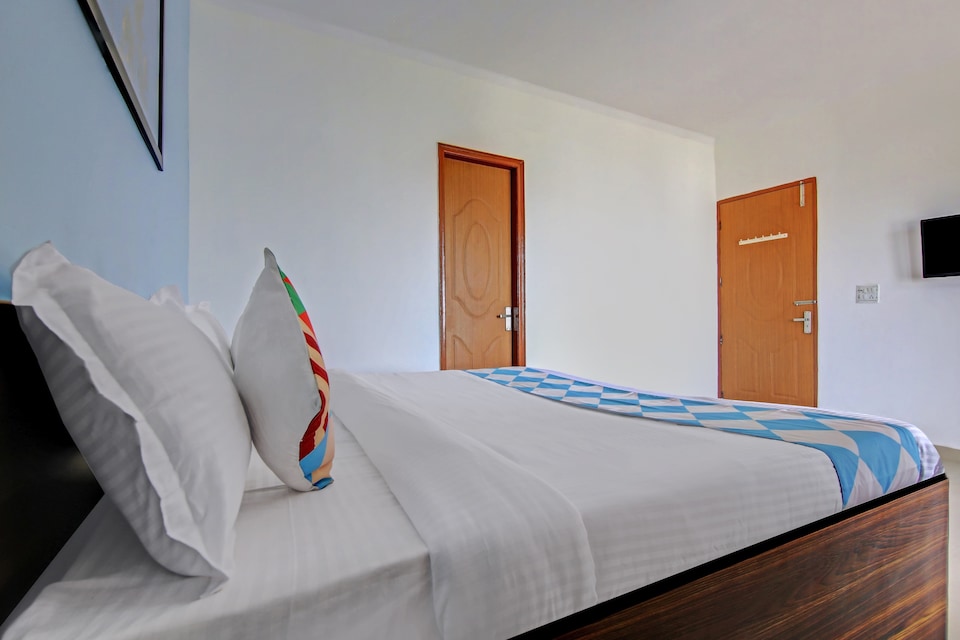 OYO Home 46974 Comfortable & Luxury , Faridabad, Faridabad