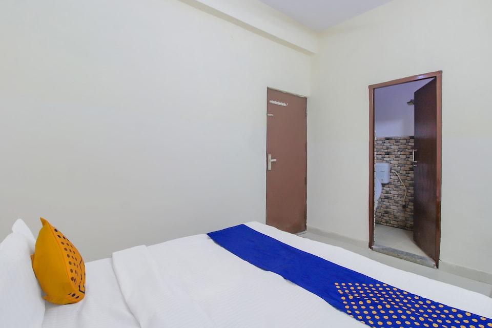 SPOT ON Hotel City Light Palace And Restaurants, Corporate Complex, Agra