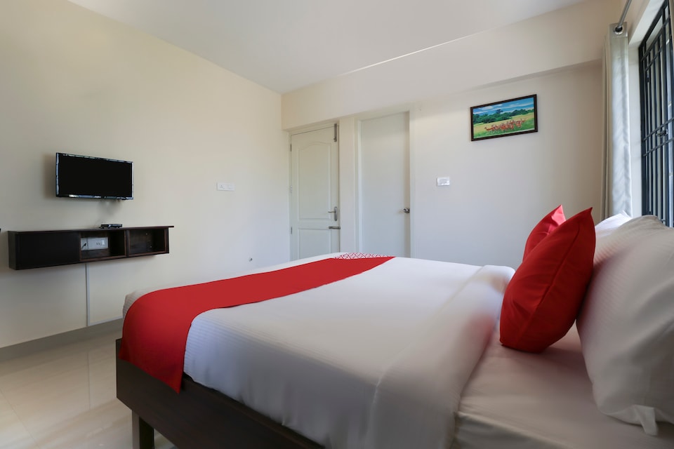 OYO 46984 Green Park, Medical College - Pattom, Trivandrum