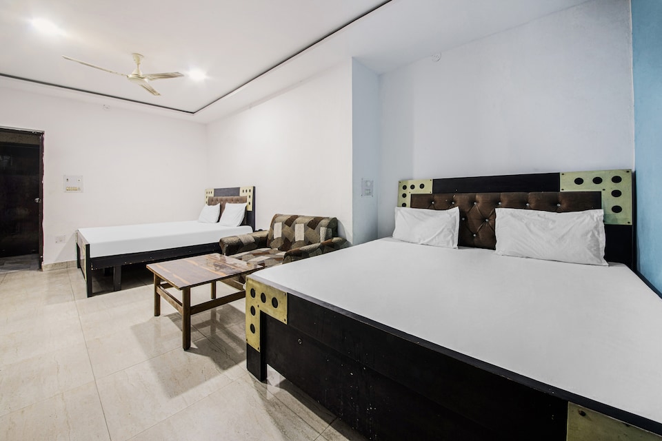 Live on DHN1058 , Dehradun Railway Station, Dehradun