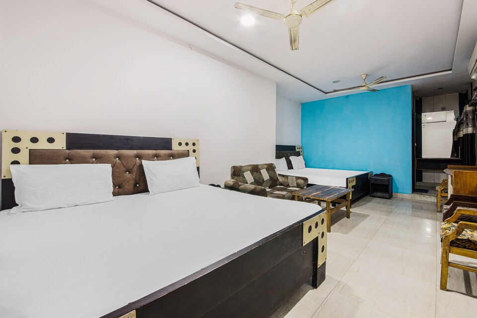 Live on DHN1058 , Dehradun Railway Station, Dehradun