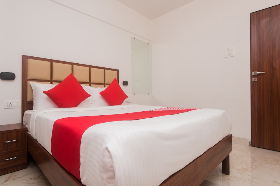 OYO 46995 Hotel Grand Plaza, Andheri West, Mumbai