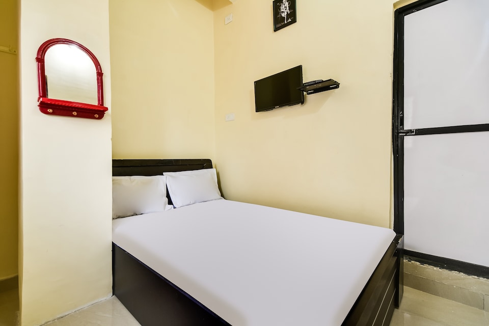 OYO 46999 Hotel Sai Satya, Shirdi, Shirdi