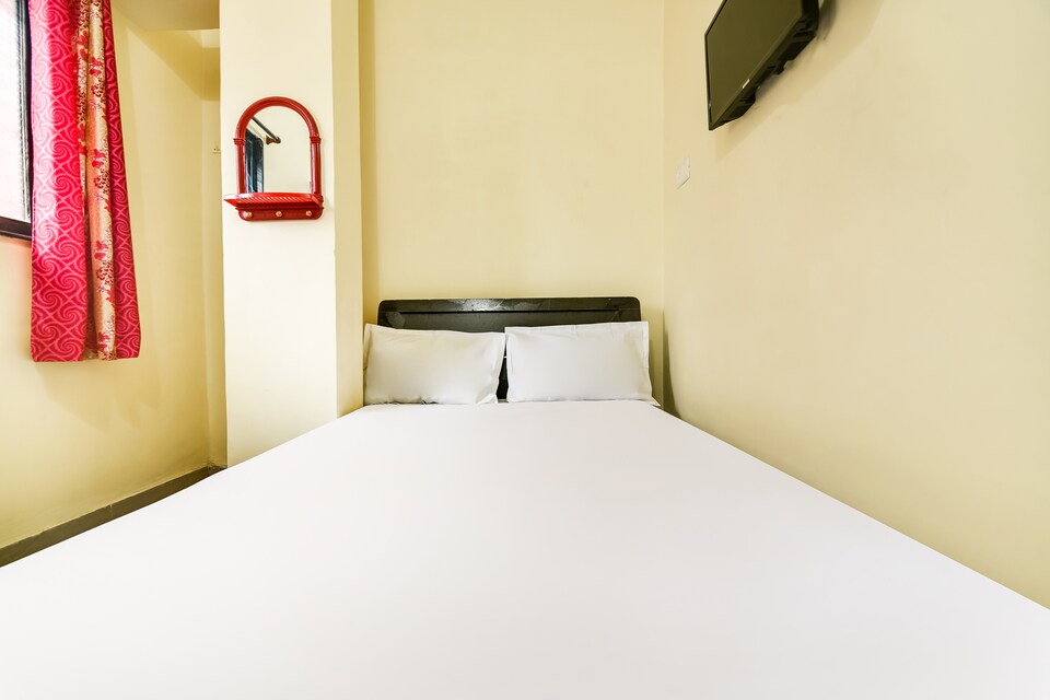 OYO 46999 Hotel Sai Satya, Shirdi, Shirdi