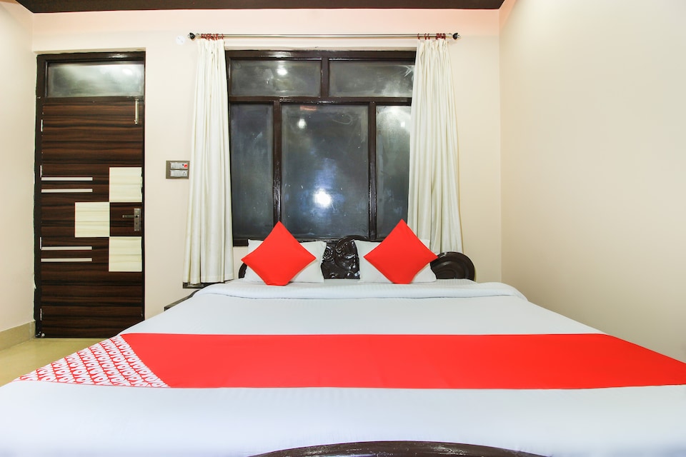 OYO 47028 Arshika Hotel , Mirzapur, Mirzapur