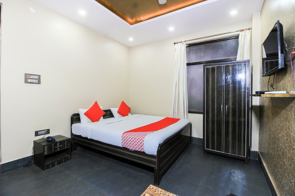 OYO 47028 Arshika Hotel , Mirzapur, Mirzapur