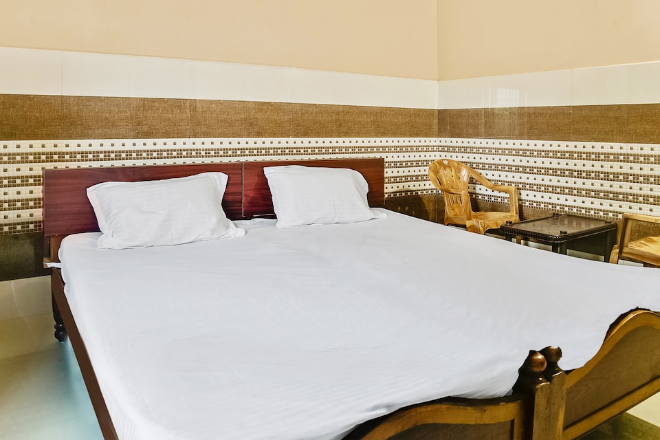 SPOT ON 47034 Sri Mahalakshmi Family Rooms, Yadagirigutta, Nalgonda