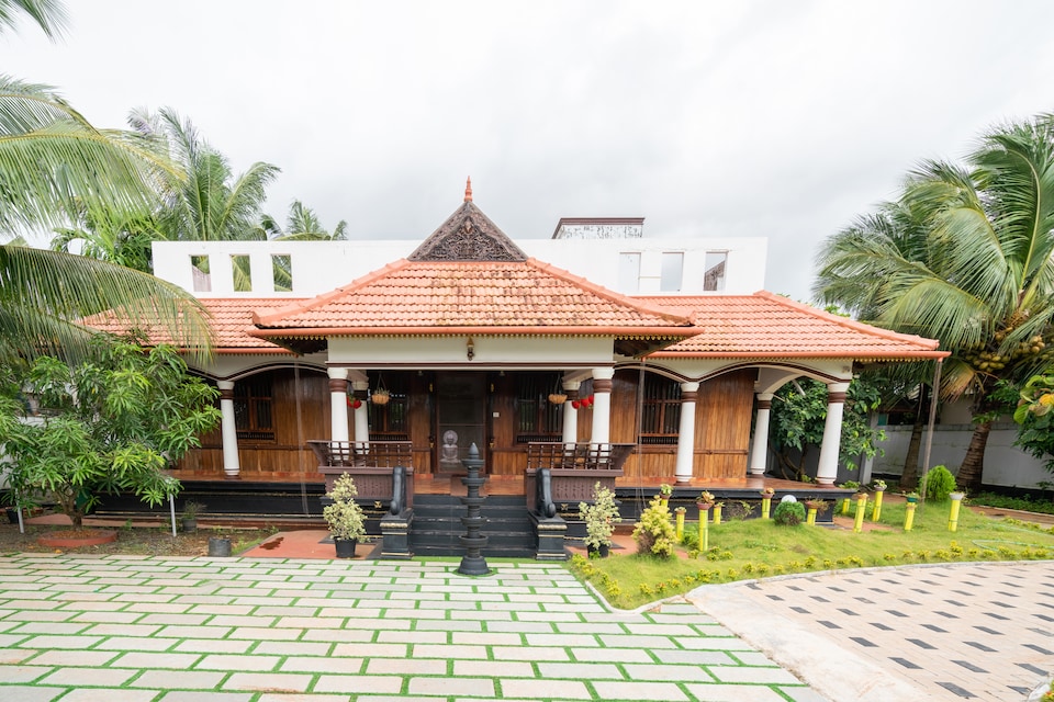 OYO 47082 Pleasant Stay Cochin Mangrove Heritage, Kochi Fort, Kochi