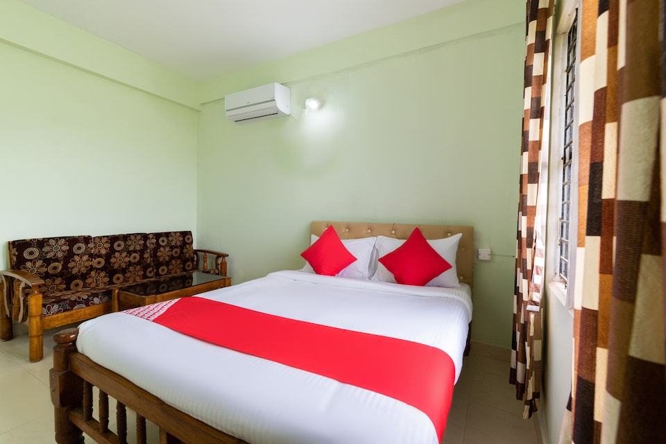 OYO 47086 Mount Carmel Elite, Bendoorwell Mangalore, Mangalore